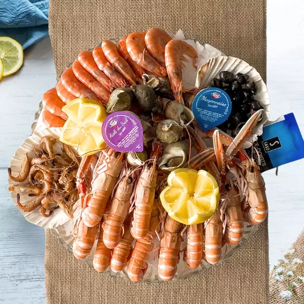 Plateau de Fruits de Mer L'Écoutille avec Langoustines, crevettes roses et grises, bulots et bigorneaux
